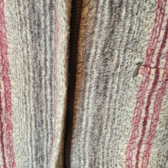 Tsunami Jacket Made in Canada Size XL - Picture 6 of 9